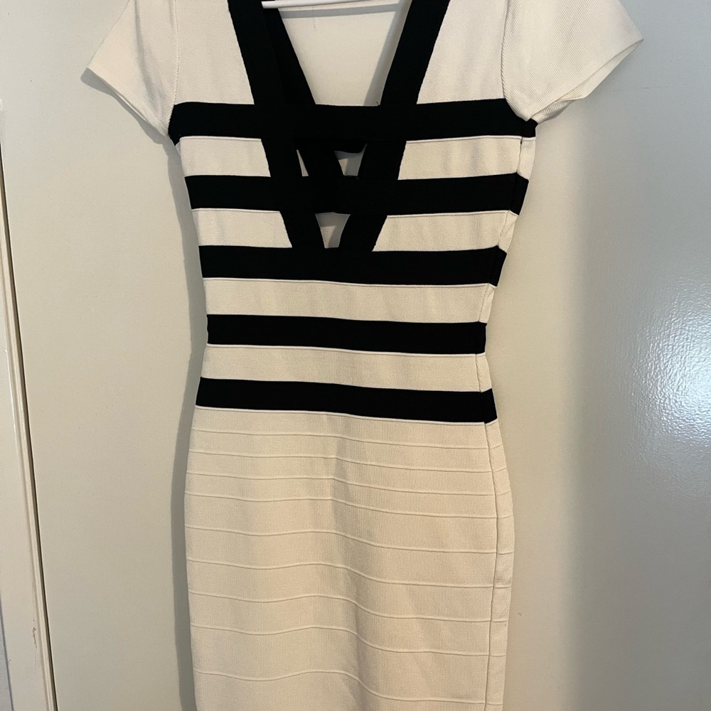 Black and White V-Neck Bodycon Mini Dress